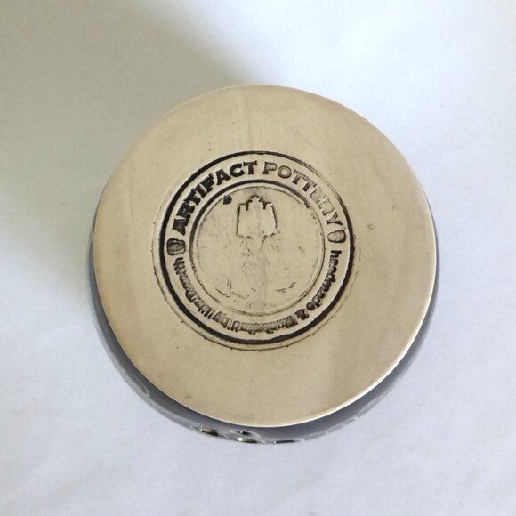 NEW ARTIFACT POTTERY HANDCRAFTED GOTH CERAMIC VAMPIRE BAT DRACULA GARLIC KEEPER - Picture 11 of 16